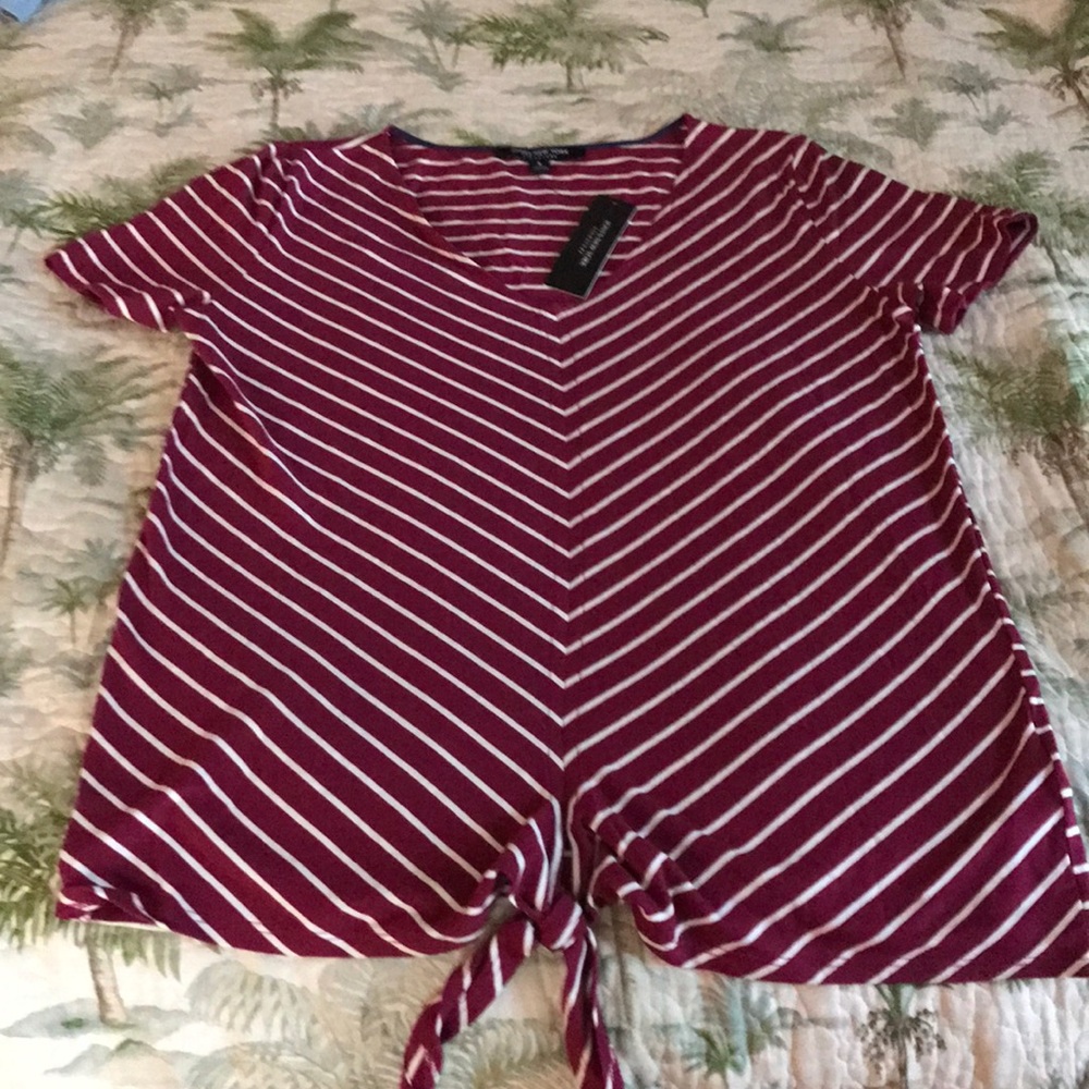 Jones New York tie tee shirt